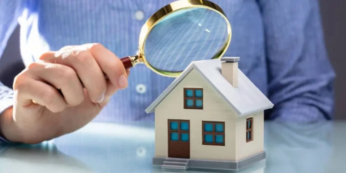 Qué hace realmente un tasador cuando llega a tu casa